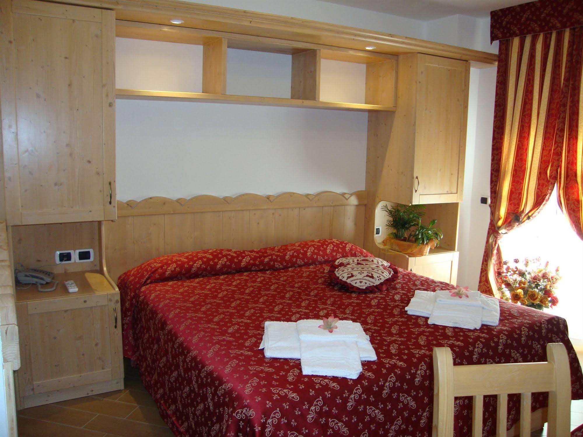 Hotel San Lorenzo San Lorenzo Dorsino Εξωτερικό φωτογραφία
